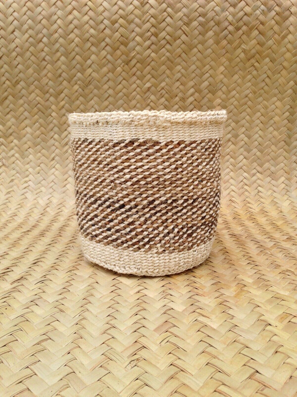 Sisal Storage Planter 8 in /20.3 cm Beige